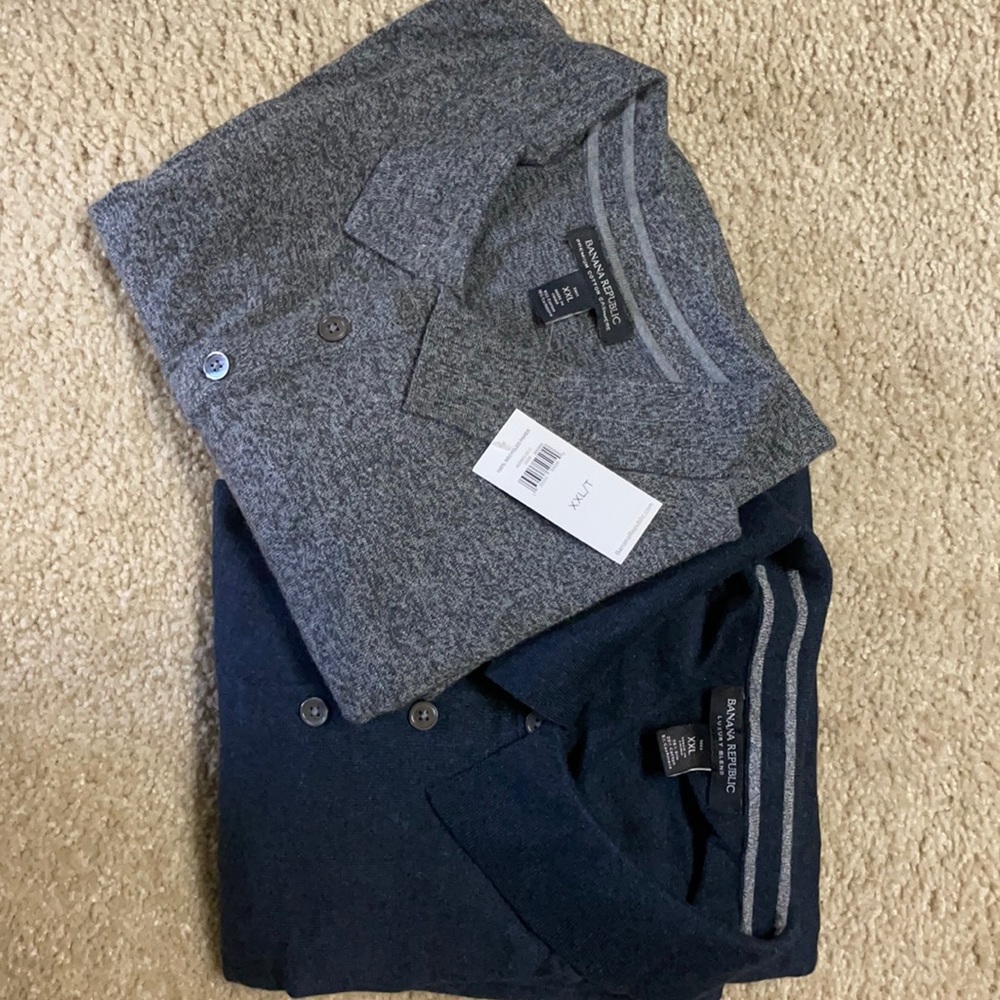 2 Banana Republic long sleeve sweaters.
